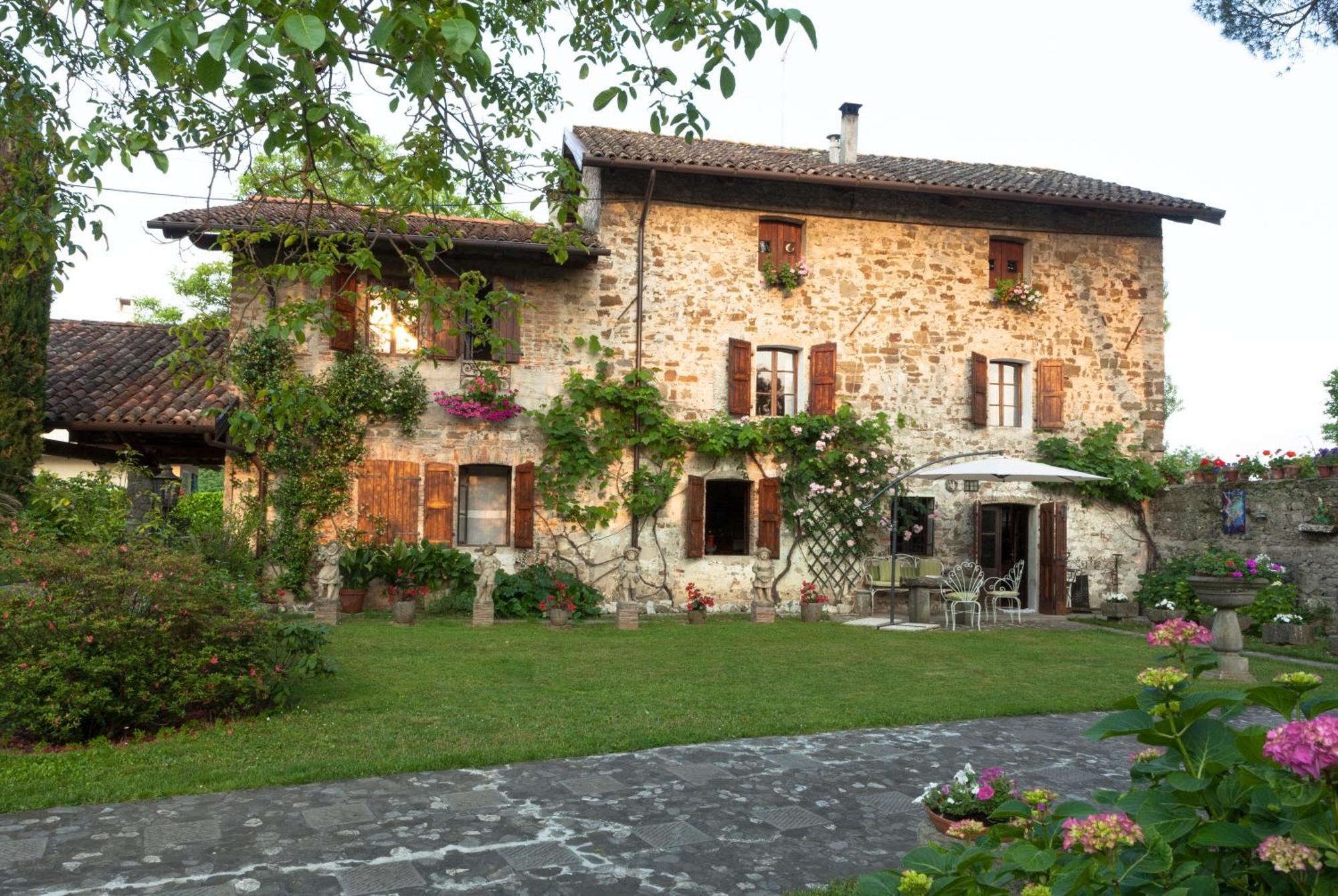 Manzano B&B La Casa Del Sole מראה חיצוני תמונה