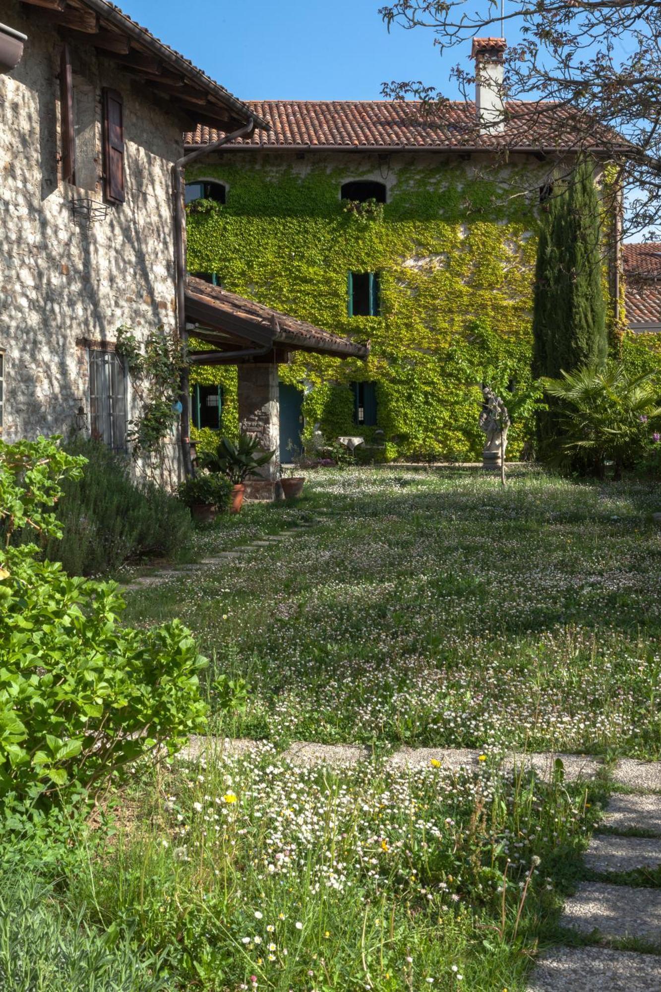 Manzano B&B La Casa Del Sole מראה חיצוני תמונה