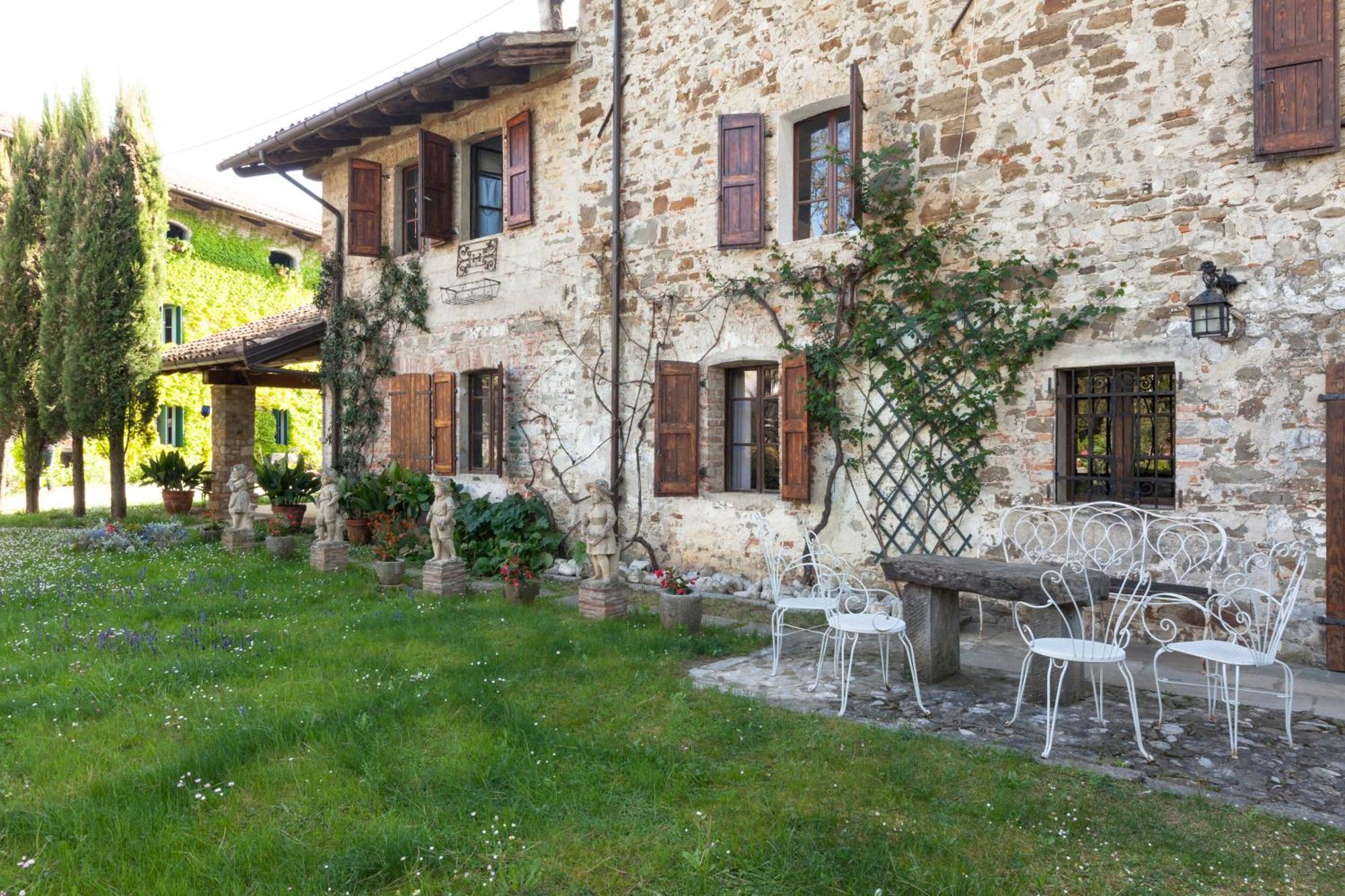 Manzano B&B La Casa Del Sole מראה חיצוני תמונה