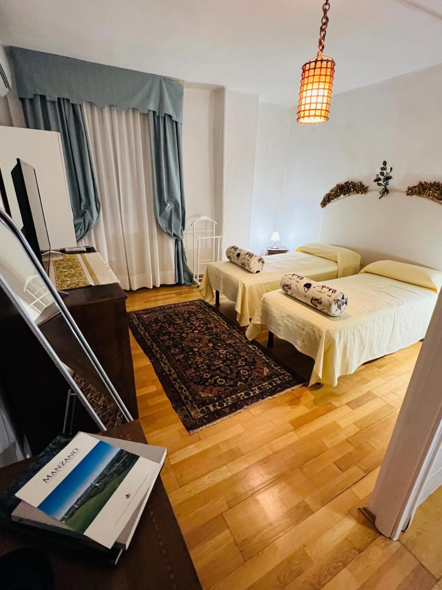 Manzano B&B La Casa Del Sole מראה חיצוני תמונה
